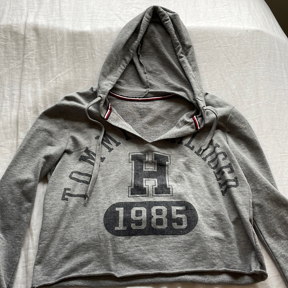 Tommy Hilfiger cropped sweatshirt